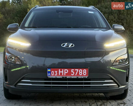 Серый Хендай Kona, объемом двигателя 0 л и пробегом 20 тыс. км за 16900 $, фото 2 на Automoto.ua