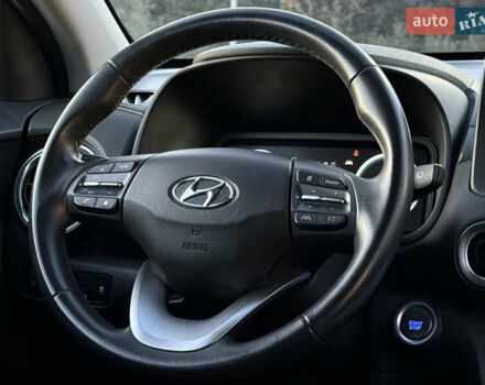 Серый Хендай Kona, объемом двигателя 0 л и пробегом 20 тыс. км за 16900 $, фото 5 на Automoto.ua