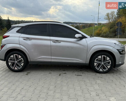 Сірий Хендай Kona, об'ємом двигуна 0 л та пробігом 50 тис. км за 16999 $, фото 2 на Automoto.ua
