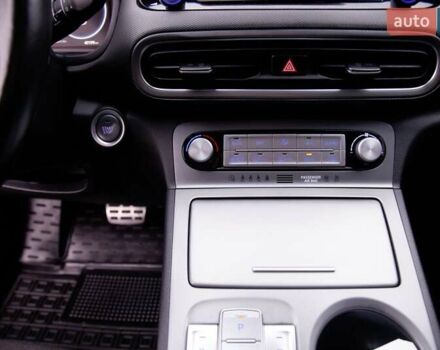 Серый Хендай Kona, объемом двигателя 0 л и пробегом 47 тыс. км за 17950 $, фото 60 на Automoto.ua