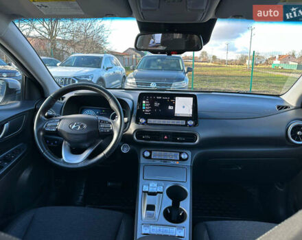 Сірий Хендай Kona, об'ємом двигуна 0 л та пробігом 25 тис. км за 21200 $, фото 9 на Automoto.ua