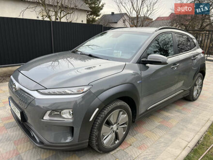 Серый Хендай Kona, объемом двигателя 0 л и пробегом 148 тыс. км за 19900 $, фото 1 на Automoto.ua