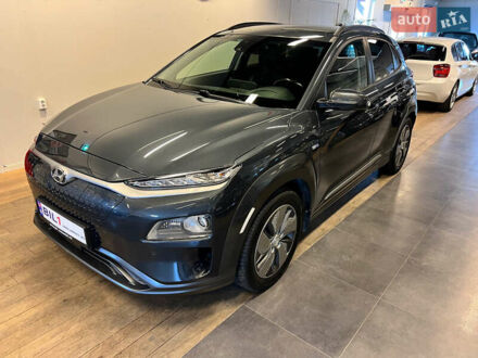 Серый Хендай Kona, объемом двигателя 0 л и пробегом 85 тыс. км за 14450 $, фото 1 на Automoto.ua