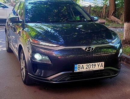 Сірий Хендай Kona, об'ємом двигуна 0 л та пробігом 105 тис. км за 17999 $, фото 1 на Automoto.ua