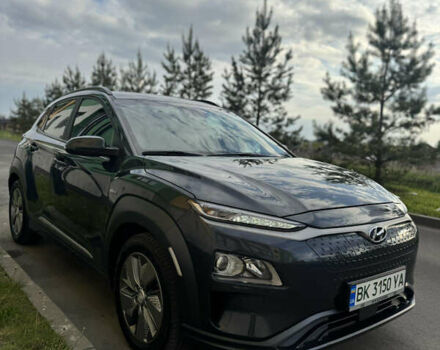 Серый Хендай Kona, объемом двигателя 0 л и пробегом 65 тыс. км за 17300 $, фото 1 на Automoto.ua