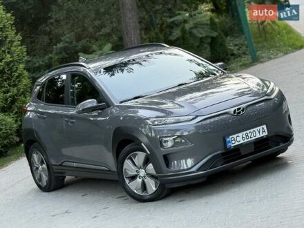 Серый Хендай Kona, объемом двигателя 0 л и пробегом 95 тыс. км за 17300 $, фото 1 на Automoto.ua