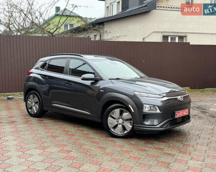 Серый Хендай Kona, объемом двигателя 0 л и пробегом 120 тыс. км за 16499 $, фото 1 на Automoto.ua