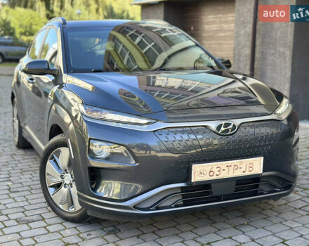 Серый Хендай Kona, объемом двигателя 0 л и пробегом 129 тыс. км за 16999 $, фото 1 на Automoto.ua