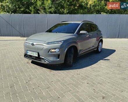 Серый Хендай Kona, объемом двигателя 0 л и пробегом 182 тыс. км за 18500 $, фото 1 на Automoto.ua