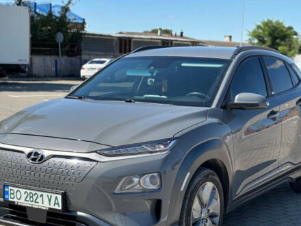Серый Хендай Kona, объемом двигателя 0 л и пробегом 150 тыс. км за 16950 $, фото 1 на Automoto.ua