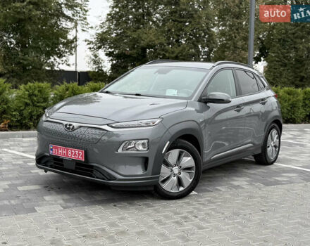 Серый Хендай Kona, объемом двигателя 0 л и пробегом 118 тыс. км за 15900 $, фото 1 на Automoto.ua