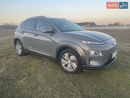 Хендай Kona 2020 у Хусте на Automoto.ua Сірий Хендай Kona, об'ємом двигуна 0 л та пробігом 51 тис. км за 18499 $, фото 1 на Automoto.ua