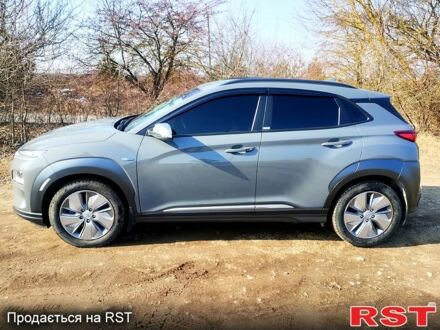 Хендай Kona 2020 у Тернополі на Automoto.ua Сірий Хендай Kona, об'ємом двигуна 0 л та пробігом 51 тис. км за 15000 $, фото 1 на Automoto.ua