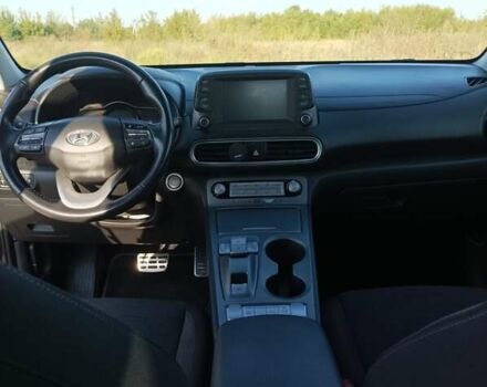 Серый Хендай Kona, объемом двигателя 0 л и пробегом 163 тыс. км за 14300 $, фото 1 на Automoto.ua