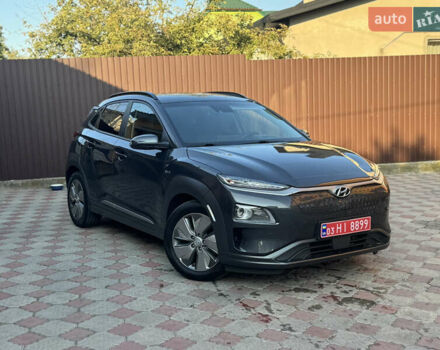 Серый Хендай Kona, объемом двигателя 0 л и пробегом 40 тыс. км за 16799 $, фото 1 на Automoto.ua