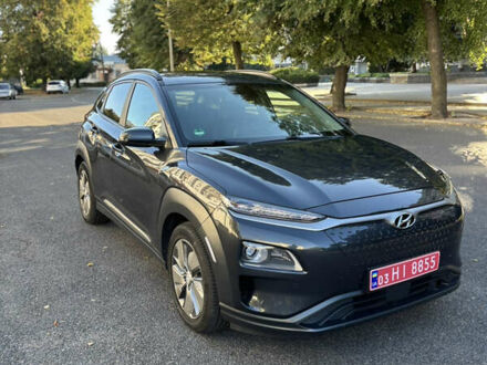 Серый Хендай Kona, объемом двигателя 0 л и пробегом 62 тыс. км за 18200 $, фото 1 на Automoto.ua