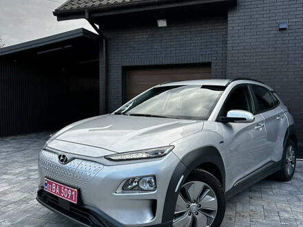 Серый Хендай Kona, объемом двигателя 0 л и пробегом 40 тыс. км за 18200 $, фото 1 на Automoto.ua