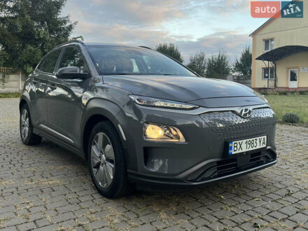 Серый Хендай Kona, объемом двигателя 0 л и пробегом 75 тыс. км за 15200 $, фото 1 на Automoto.ua