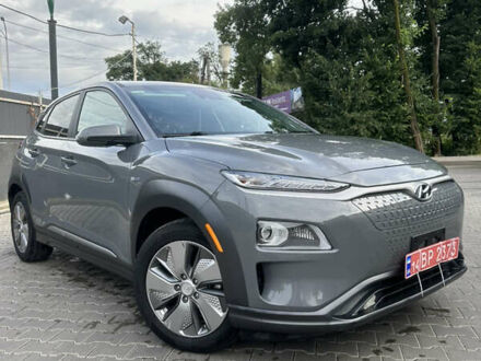 Сірий Хендай Kona, об'ємом двигуна 0 л та пробігом 56 тис. км за 17900 $, фото 1 на Automoto.ua