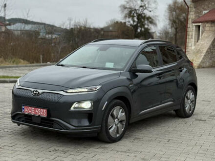 Сірий Хендай Kona, об'ємом двигуна 0 л та пробігом 98 тис. км за 17900 $, фото 1 на Automoto.ua