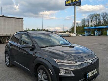 Сірий Хендай Kona, об'ємом двигуна 0 л та пробігом 54 тис. км за 21500 $, фото 1 на Automoto.ua