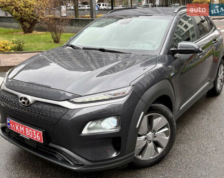 Серый Хендай Kona, объемом двигателя 0 л и пробегом 130 тыс. км за 18500 $, фото 1 на Automoto.ua