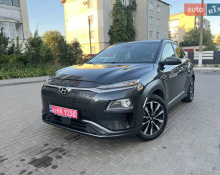 Серый Хендай Kona, объемом двигателя 0 л и пробегом 230 тыс. км за 14900 $, фото 1 на Automoto.ua