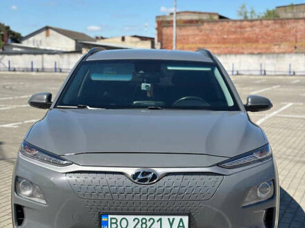 Серый Хендай Kona, объемом двигателя 0 л и пробегом 150 тыс. км за 15500 $, фото 1 на Automoto.ua
