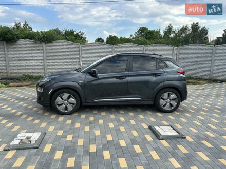 Хендай Kona 2020 в Днепре (Днепропетровске) на Automoto.ua Серый Хендай Kona, объемом двигателя 0 л и пробегом 105 тыс. км за 20000 $, фото 1 на Automoto.ua