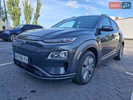 Серый Хендай Kona, объемом двигателя 0 л и пробегом 46 тыс. км за 16500 $, фото 1 на Automoto.ua