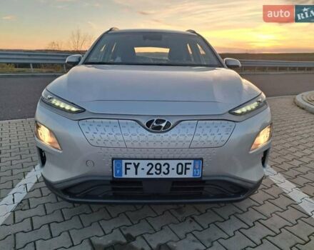 Серый Хендай Kona, объемом двигателя 0 л и пробегом 98 тыс. км за 19373 $, фото 1 на Automoto.ua