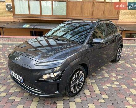 Серый Хендай Kona, объемом двигателя 0 л и пробегом 114 тыс. км за 19950 $, фото 1 на Automoto.ua