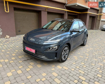 Серый Хендай Kona, объемом двигателя 0 л и пробегом 72 тыс. км за 17700 $, фото 1 на Automoto.ua