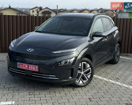 Серый Хендай Kona, объемом двигателя 0 л и пробегом 41 тыс. км за 18000 $, фото 1 на Automoto.ua