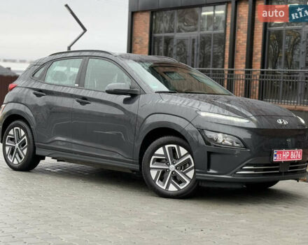 Сірий Хендай Kona, об'ємом двигуна 0 л та пробігом 52 тис. км за 16999 $, фото 1 на Automoto.ua