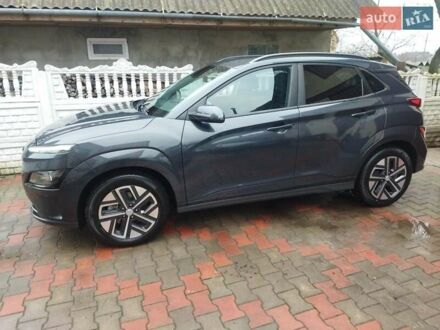 Сірий Хендай Kona, об'ємом двигуна 0 л та пробігом 30 тис. км за 15999 $, фото 1 на Automoto.ua