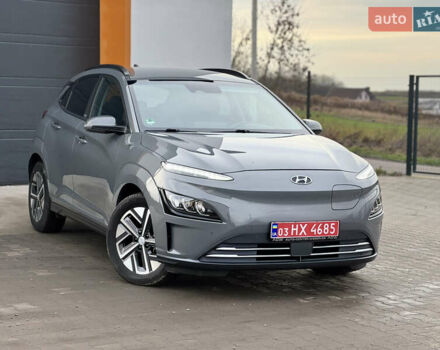 Серый Хендай Kona, объемом двигателя 0 л и пробегом 40 тыс. км за 15999 $, фото 1 на Automoto.ua