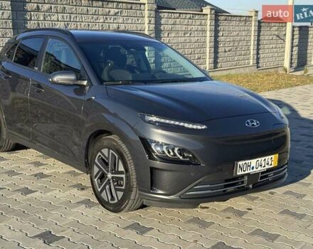 Сірий Хендай Kona, об'ємом двигуна 0 л та пробігом 51 тис. км за 16999 $, фото 1 на Automoto.ua