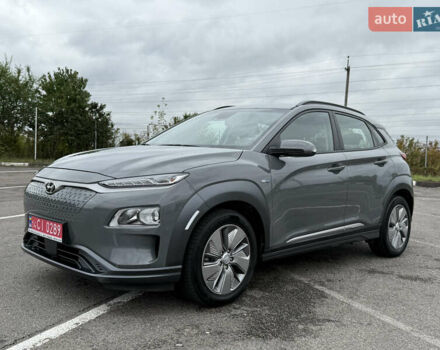 Серый Хендай Kona, объемом двигателя 0 л и пробегом 37 тыс. км за 15500 $, фото 1 на Automoto.ua