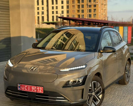Серый Хендай Kona, объемом двигателя 0 л и пробегом 42 тыс. км за 17900 $, фото 1 на Automoto.ua