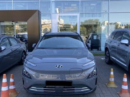 Хендай Kona 2022 в Киеве на Automoto.ua Серый Хендай Kona, объемом двигателя 0 л и пробегом 1 тыс. км за 33000 $, фото 1 на Automoto.ua
