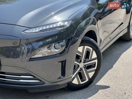 Сірий Хендай Kona, об'ємом двигуна 0 л та пробігом 86 тис. км за 16650 $, фото 1 на Automoto.ua