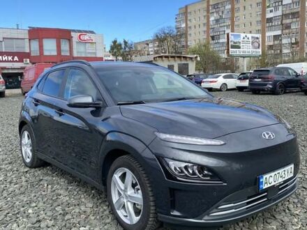 Сірий Хендай Kona, об'ємом двигуна 0 л та пробігом 9 тис. км за 26999 $, фото 1 на Automoto.ua