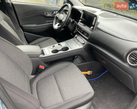 Синий Хендай Kona, объемом двигателя 0 л и пробегом 214 тыс. км за 15990 $, фото 7 на Automoto.ua