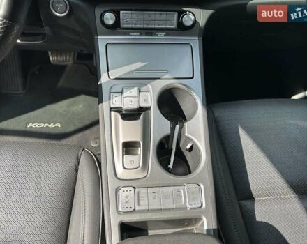 Синій Хендай Kona, об'ємом двигуна 0 л та пробігом 63 тис. км за 17800 $, фото 11 на Automoto.ua