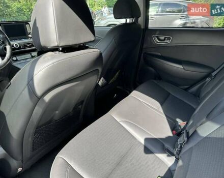 Синій Хендай Kona, об'ємом двигуна 0 л та пробігом 63 тис. км за 17800 $, фото 10 на Automoto.ua