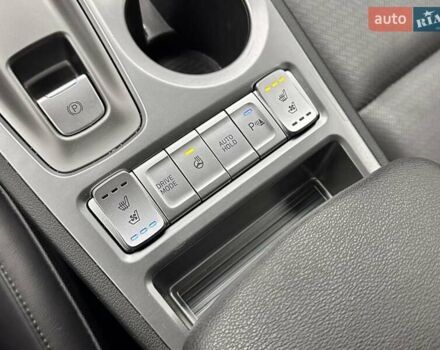 Синий Хендай Kona, объемом двигателя 0 л и пробегом 98 тыс. км за 18219 $, фото 9 на Automoto.ua