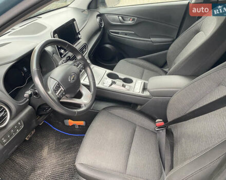 Синий Хендай Kona, объемом двигателя 0 л и пробегом 214 тыс. км за 15990 $, фото 12 на Automoto.ua