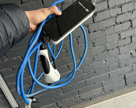 Синий Хендай Kona, объемом двигателя 0 л и пробегом 70 тыс. км за 14800 $, фото 24 на Automoto.ua