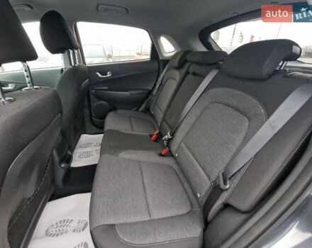 Синий Хендай Kona, объемом двигателя 0 л и пробегом 24 тыс. км за 17800 $, фото 42 на Automoto.ua